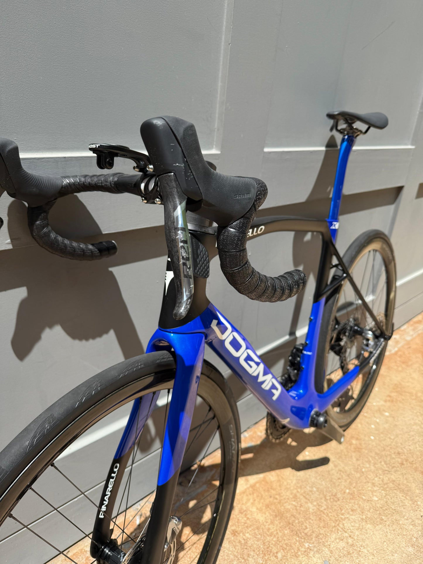 Pinarello Dogma X Xolar Blue Sram red AXS Campagnolo shamal 2 way carbon wheels size 55cm Pre-Owned
