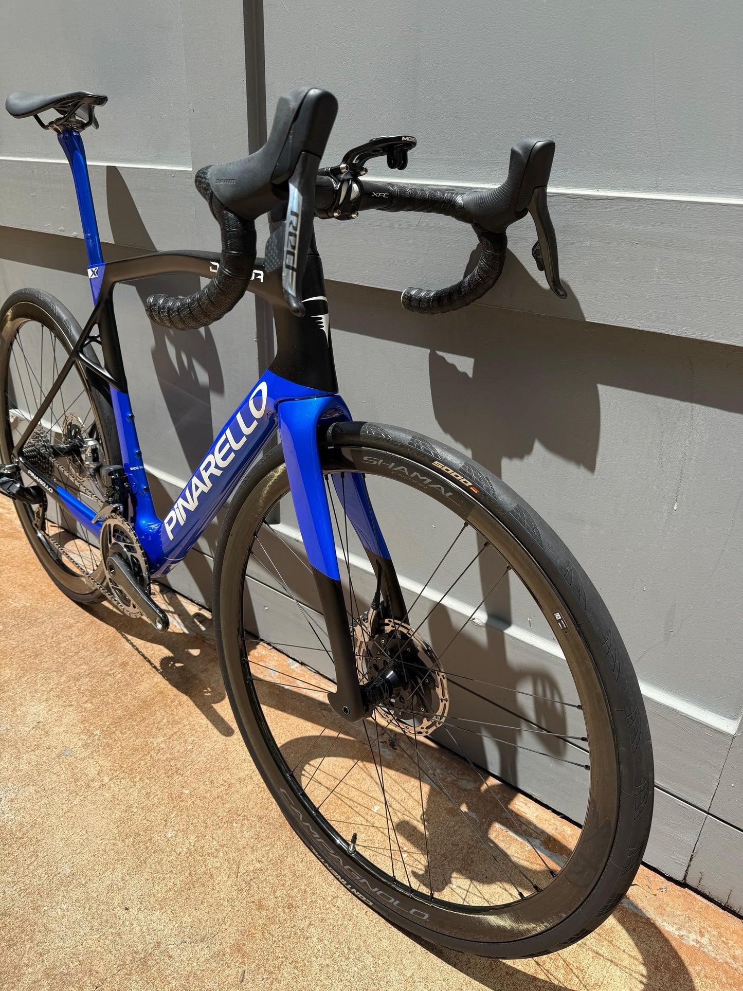 Pinarello Dogma X Xolar Blue Sram red AXS Campagnolo shamal 2 way carbon wheels size 55cm Pre-Owned