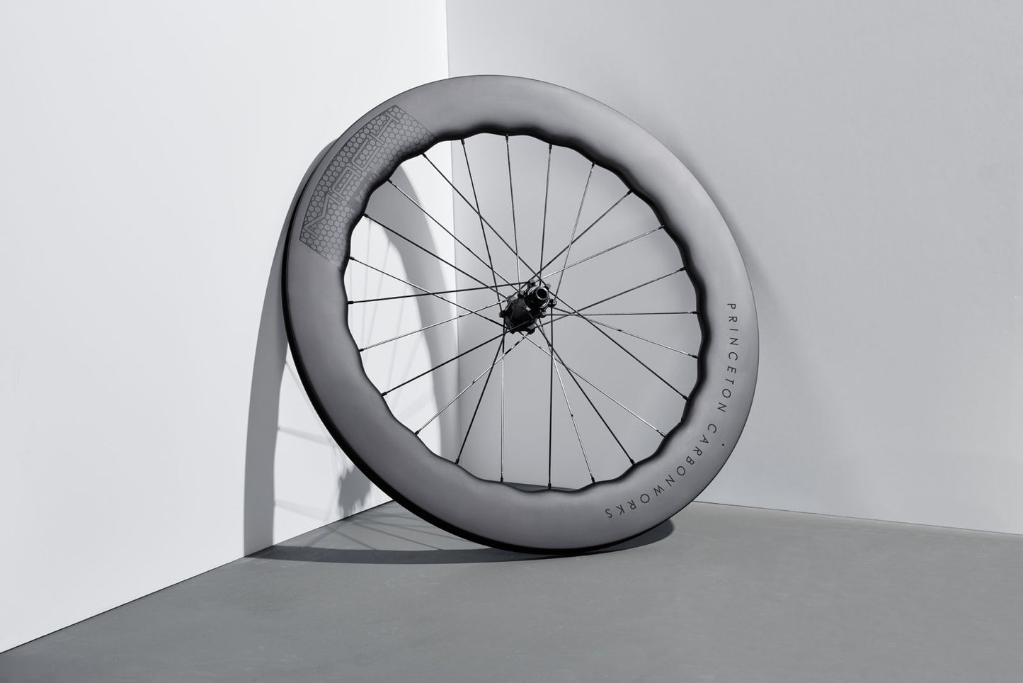 Mach 7580 - Disc Brake DT Swiss 180EXP Shimano Matte White