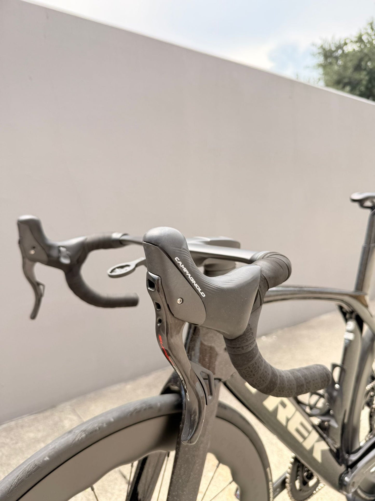Trek Madone SLR Campagnolo EPS w/ power meter Princeton wake 6560 wheelset ceramic speed 54cm Pre-Owned
