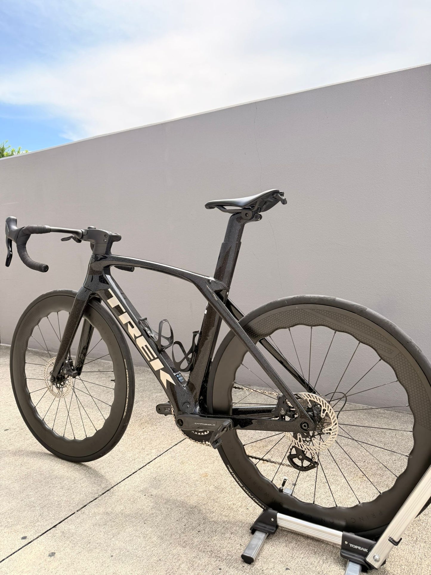 Trek Madone SLR Campagnolo EPS w/ power meter Princeton wake 6560 wheelset ceramic speed 54cm Pre-Owned